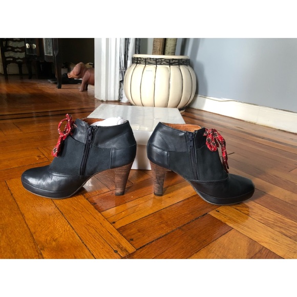 Anthropologie Lucky Penny Navy Leather Red Laces Heeled Booties - Picture 7 of 15